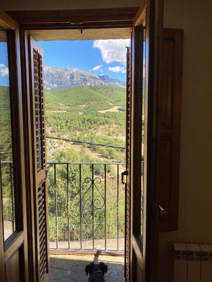 Гостевой дом Casa Encuentra, En El Pirineo Al Lado De Ainsa Эль-Пуэйо-де-Арагуас Экстерьер фото