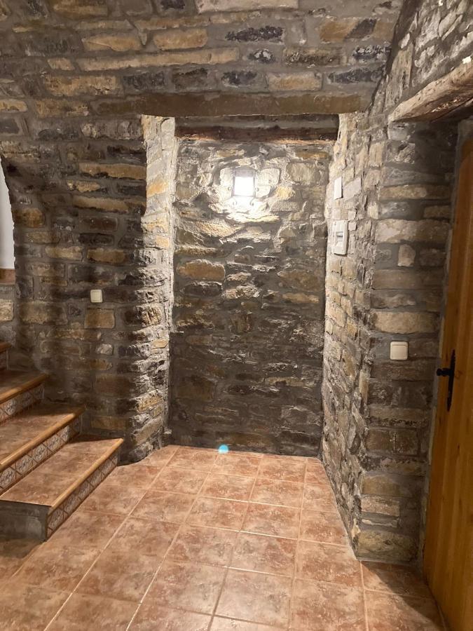 Гостевой дом Casa Encuentra, En El Pirineo Al Lado De Ainsa Эль-Пуэйо-де-Арагуас Экстерьер фото