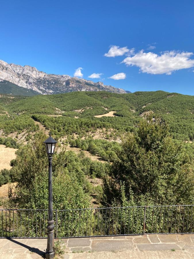 Гостевой дом Casa Encuentra, En El Pirineo Al Lado De Ainsa Эль-Пуэйо-де-Арагуас Экстерьер фото