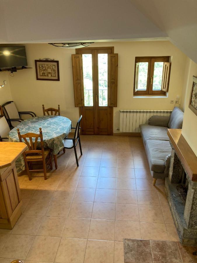 Гостевой дом Casa Encuentra, En El Pirineo Al Lado De Ainsa Эль-Пуэйо-де-Арагуас Экстерьер фото