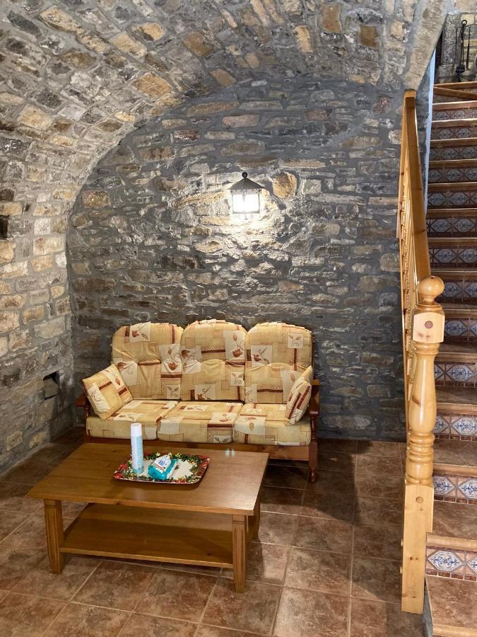 Гостевой дом Casa Encuentra, En El Pirineo Al Lado De Ainsa Эль-Пуэйо-де-Арагуас Экстерьер фото