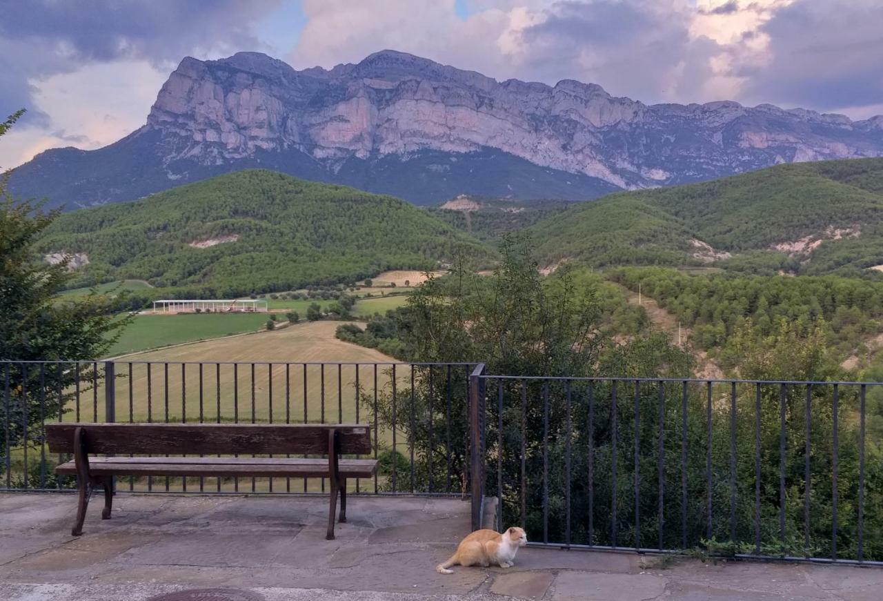 Гостевой дом Casa Encuentra, En El Pirineo Al Lado De Ainsa Эль-Пуэйо-де-Арагуас Экстерьер фото